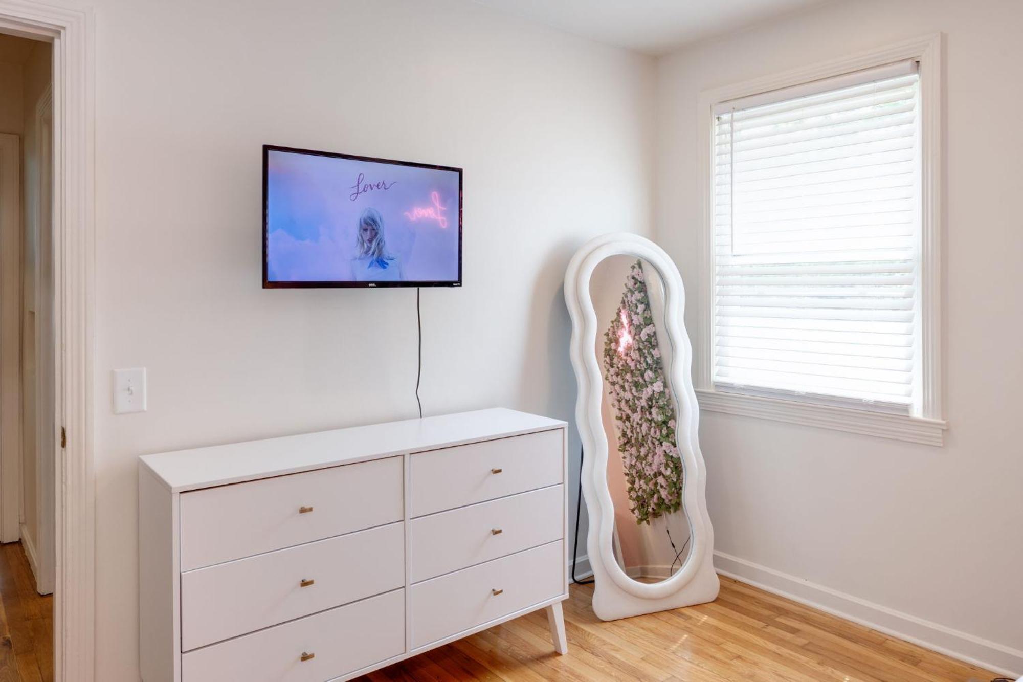 Taylor Swift Eras Inspired Home-10 Min To Broadway ناشفيل المظهر الخارجي الصورة